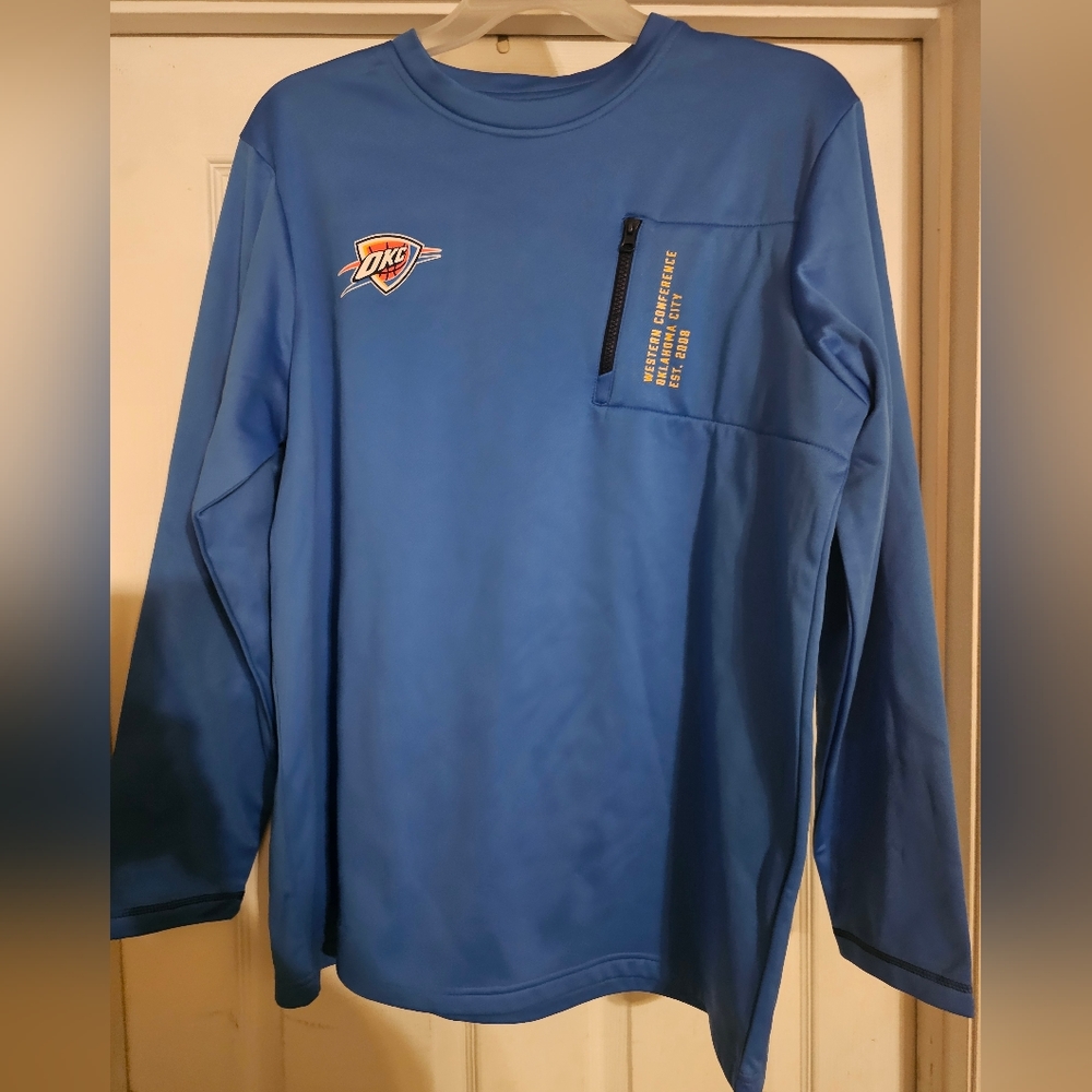 NWT Oklahoma City Thunder shirt.  Size:XL.